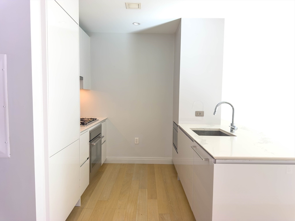 133 Seaport Blvd # 919
