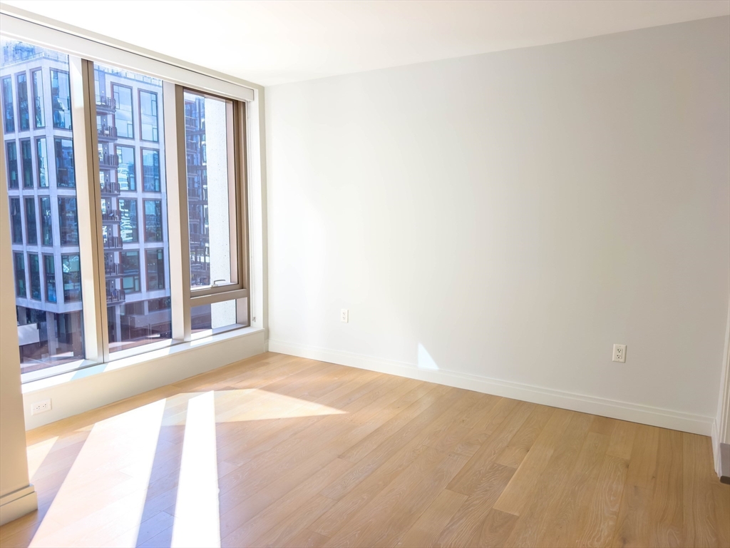 133 Seaport Blvd # 919