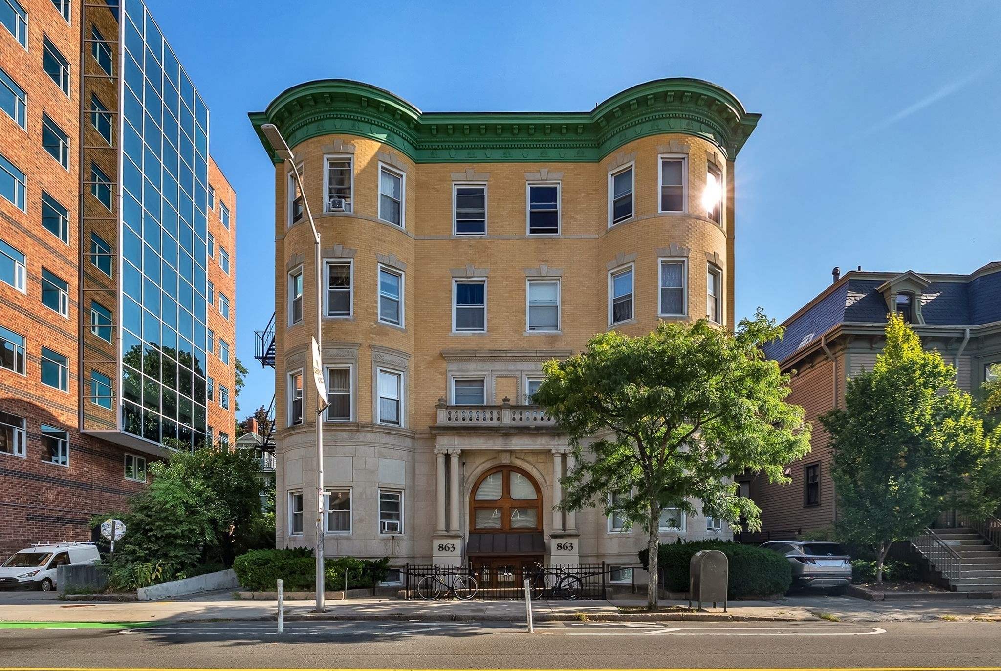 863 Massachusetts Ave # 32
