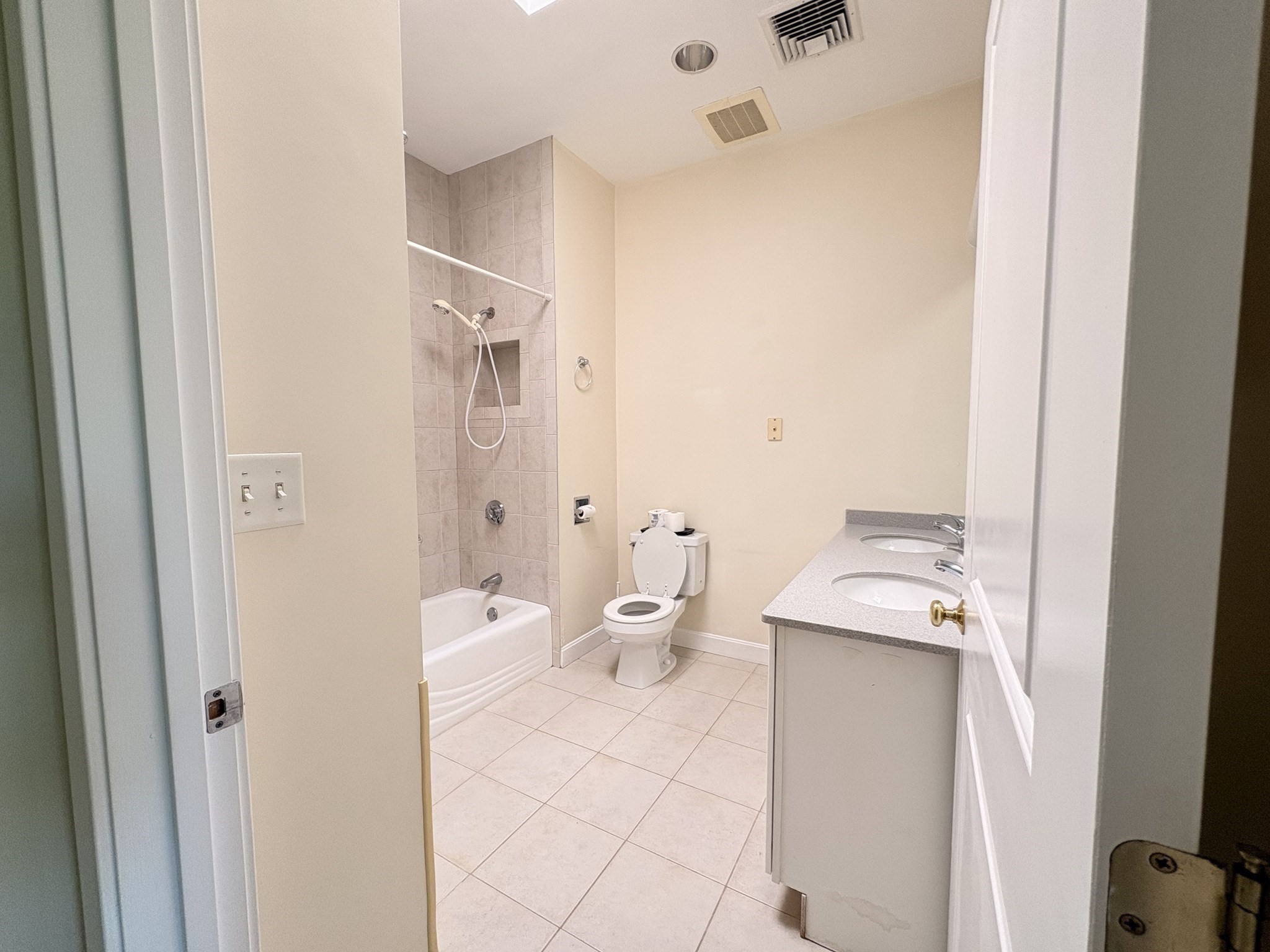 185 High St # 303
