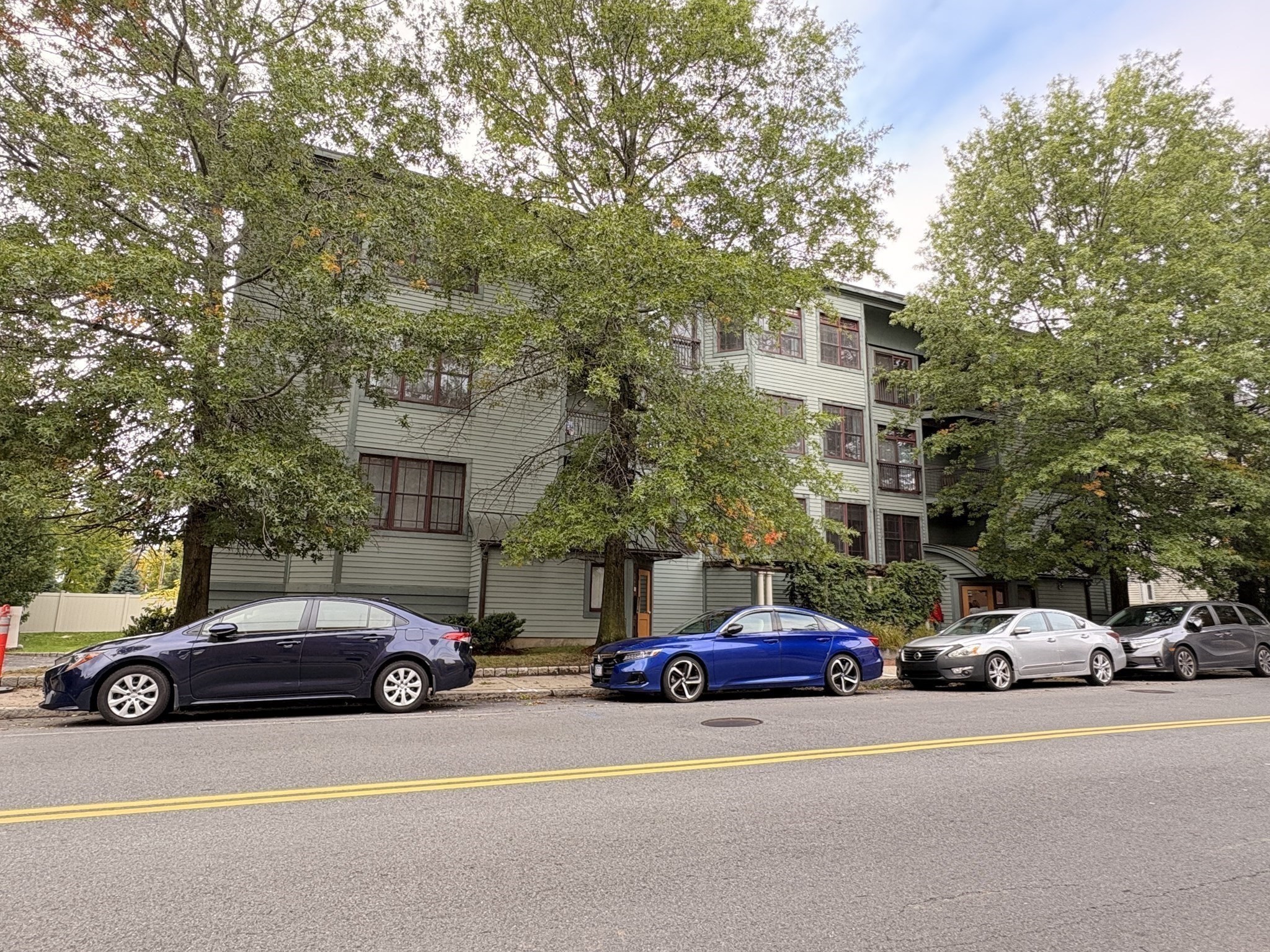 185 High St # 303