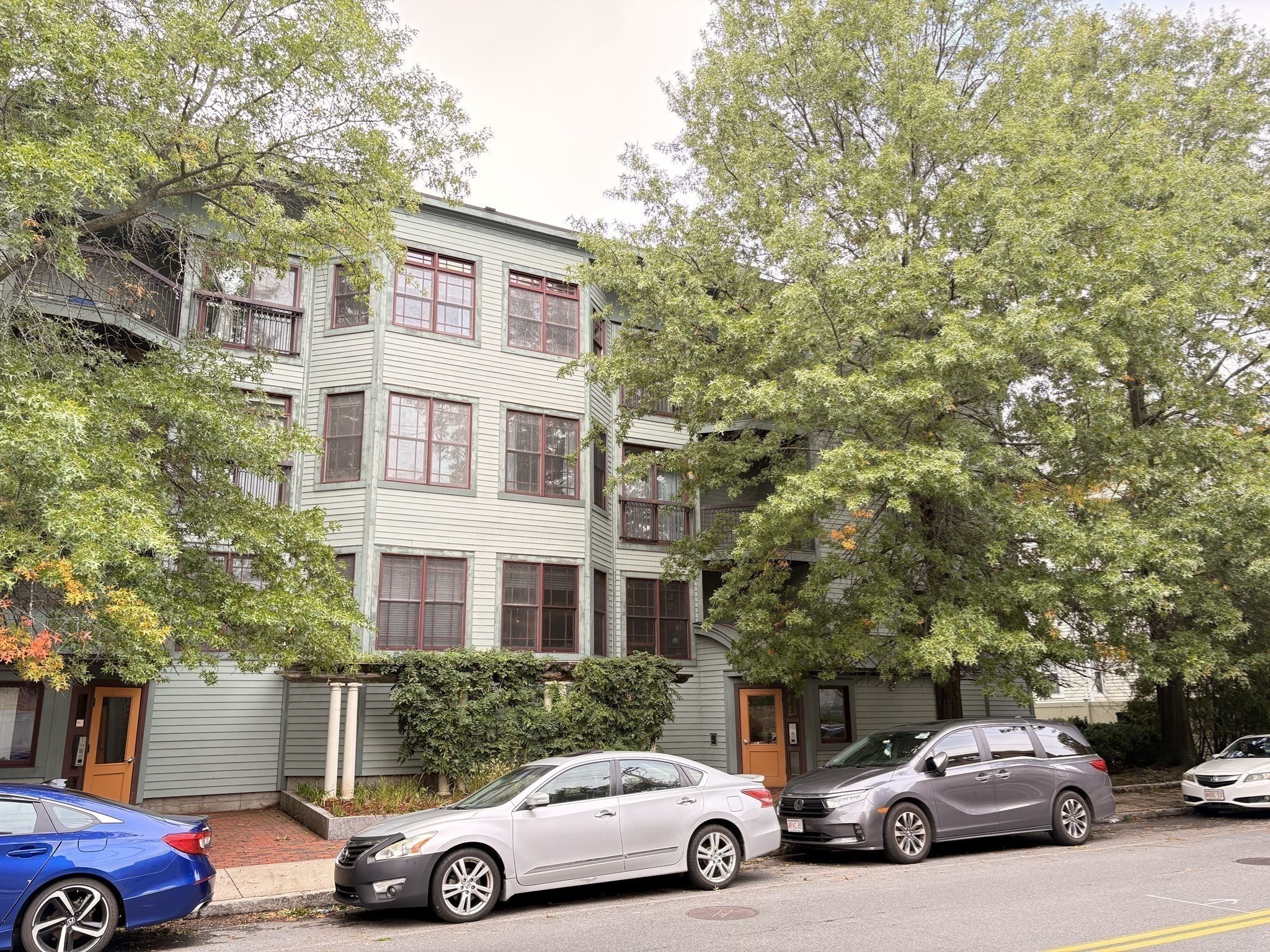 185 High St # 303