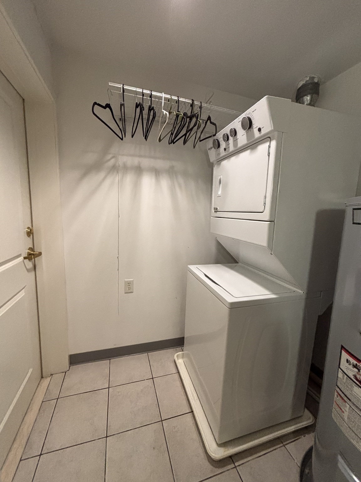 185 High St # 303