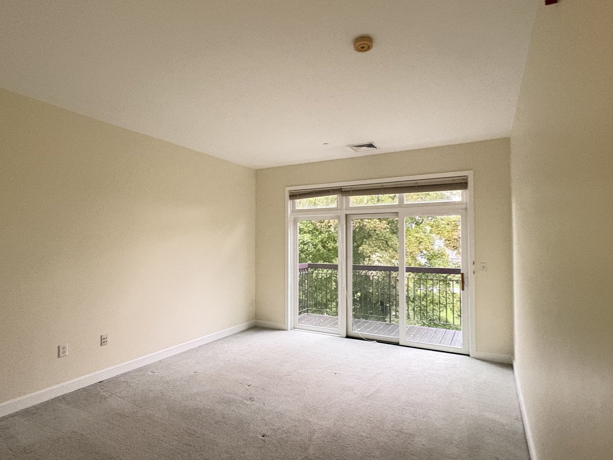 185 High St # 303