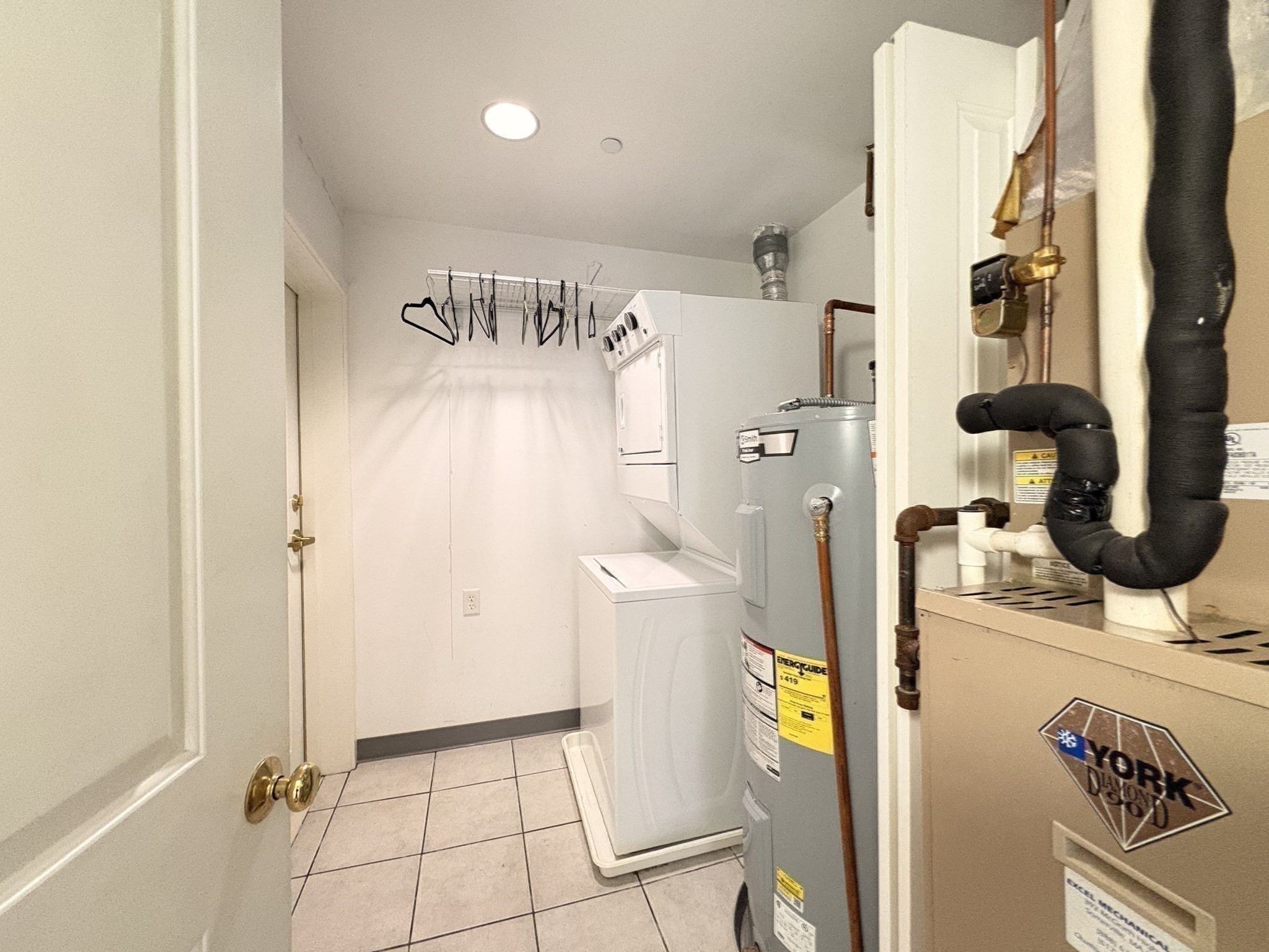 185 High St # 303