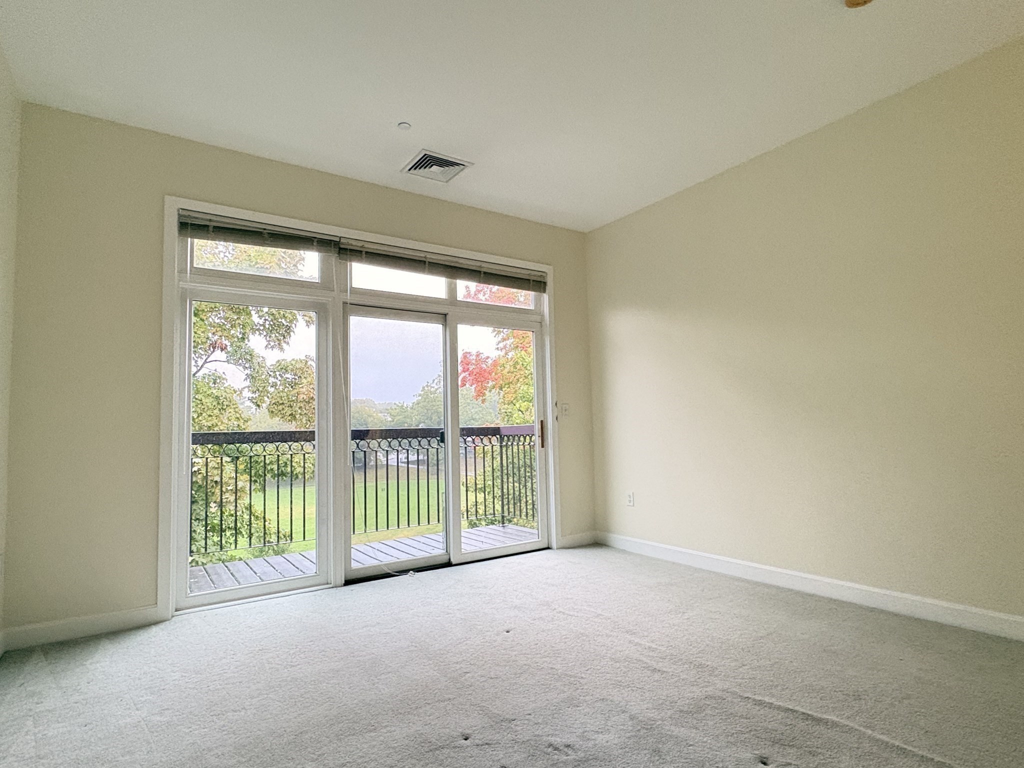 185 High St # 303