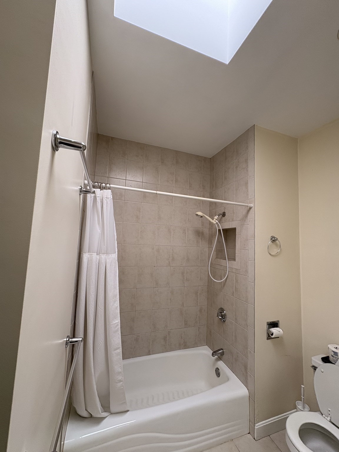 185 High St # 303