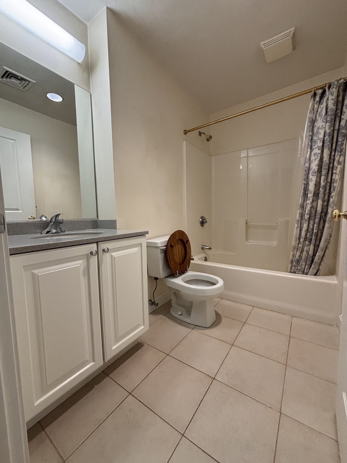 185 High St # 303