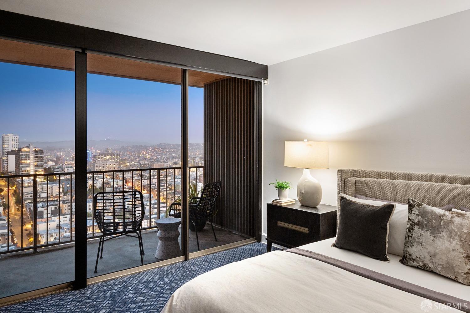 999 Green Street # 2704