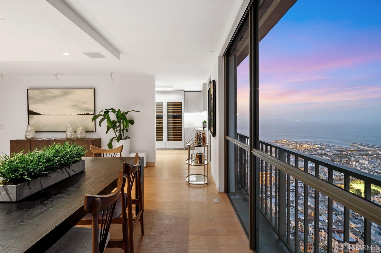 999 Green Street # 2704