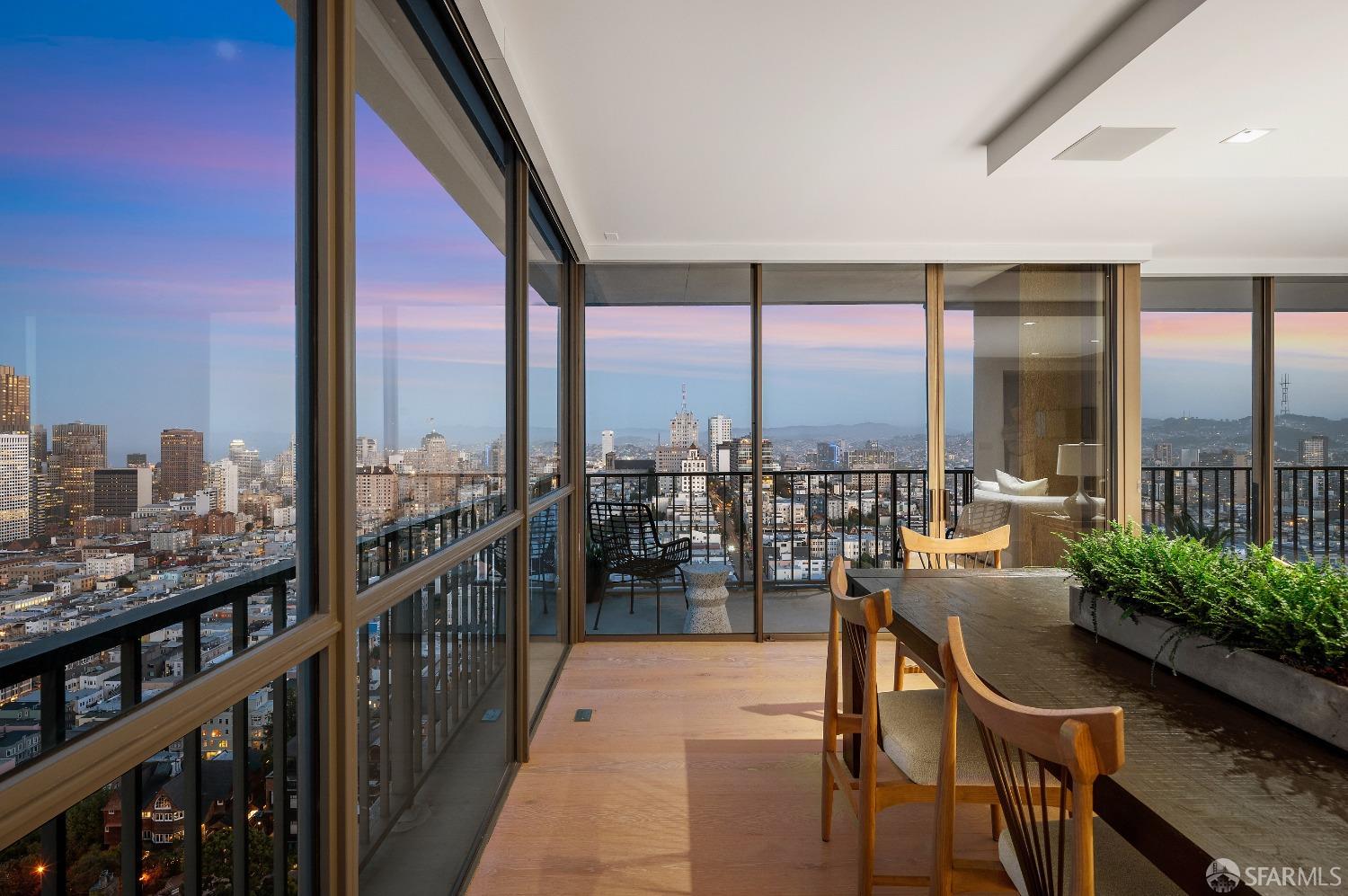 999 Green Street # 2704