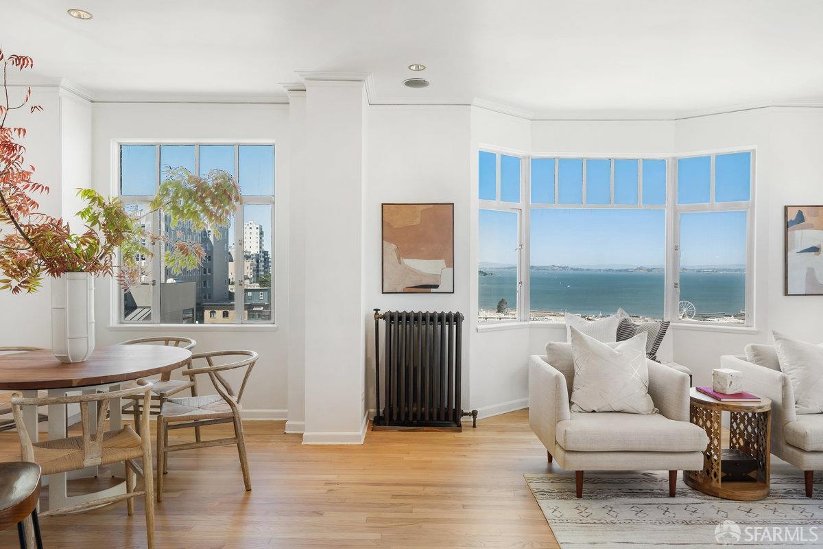 1101 Green Street # 604