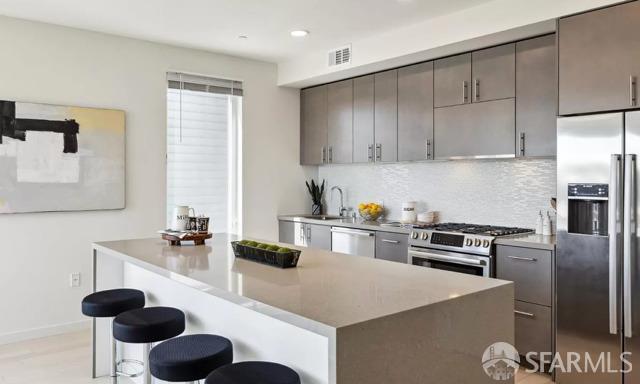 51 Innes Court # 408