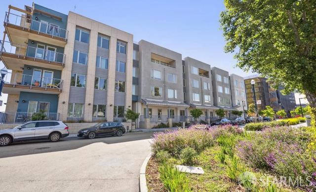 51 Innes Court # 408