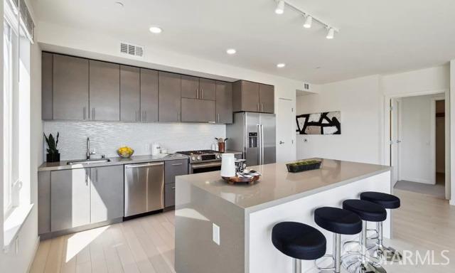 51 Innes Court # 408