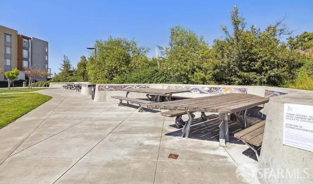 51 Innes Court # 408