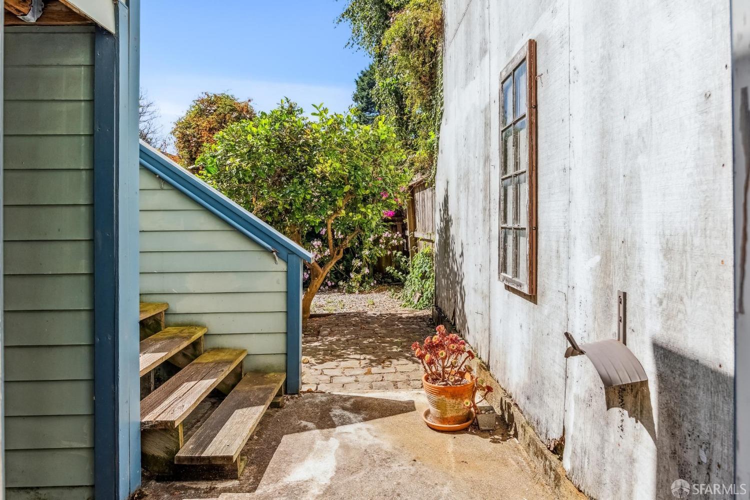 414-416 Cortland Avenue