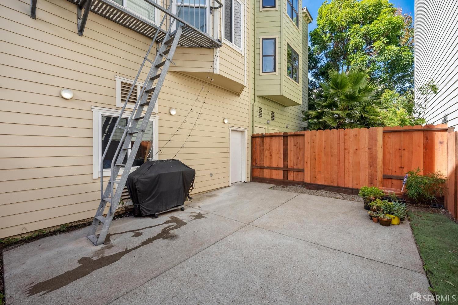 405 Dolores Street # 301