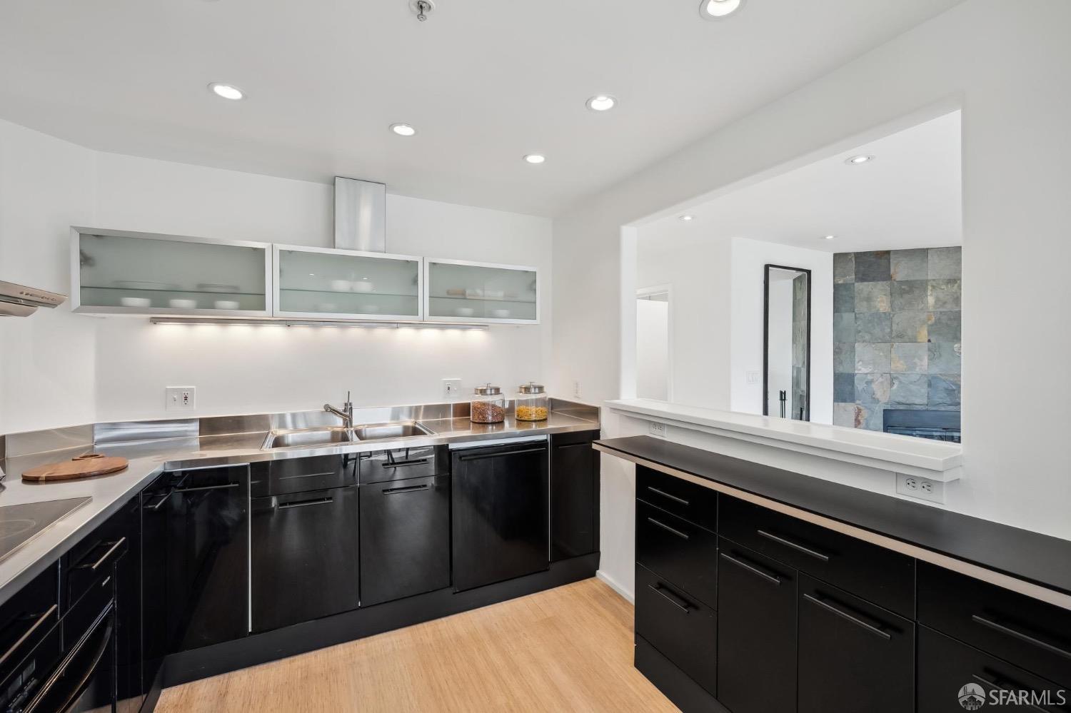 405 Dolores Street # 301