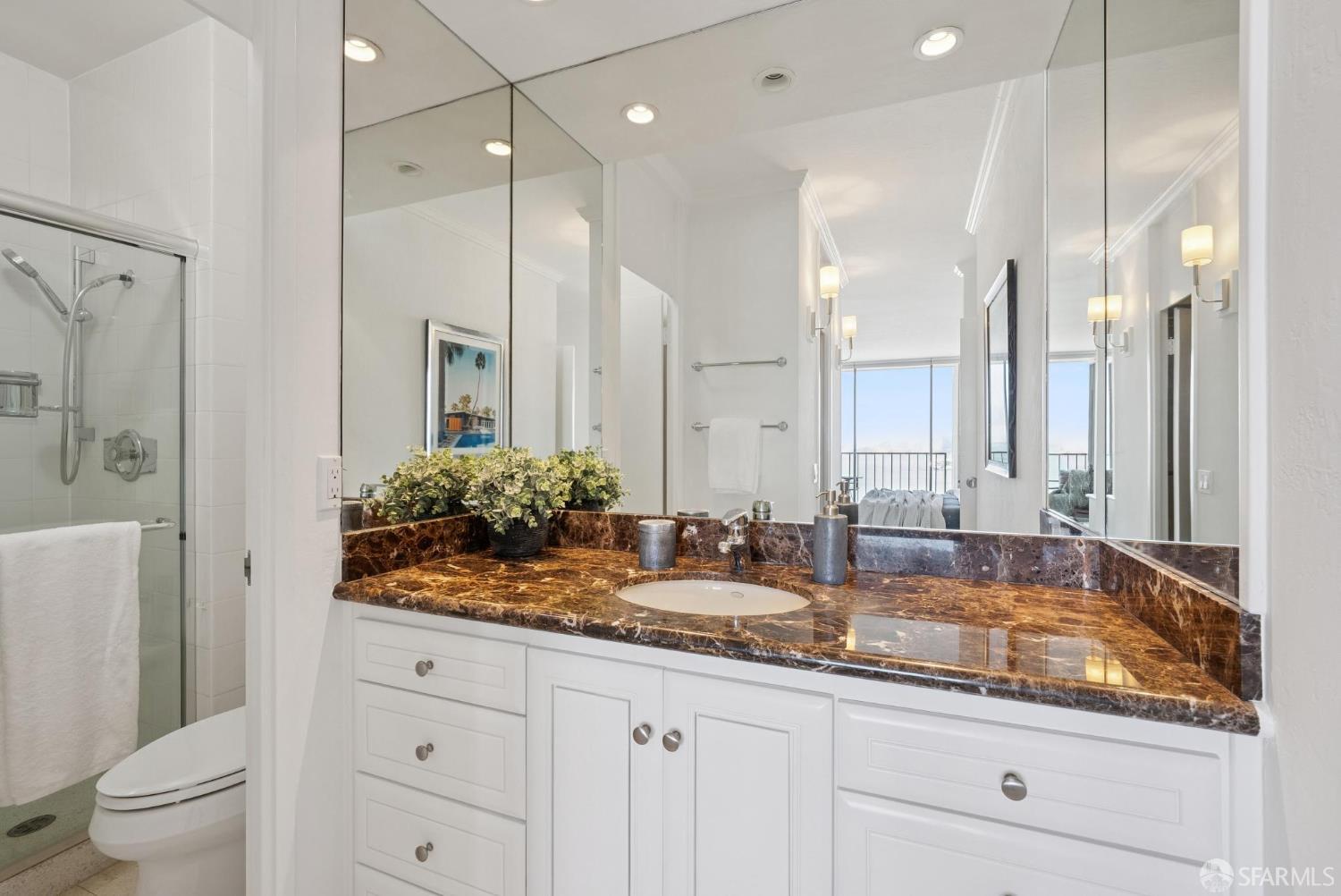 999 Green Street # 2001