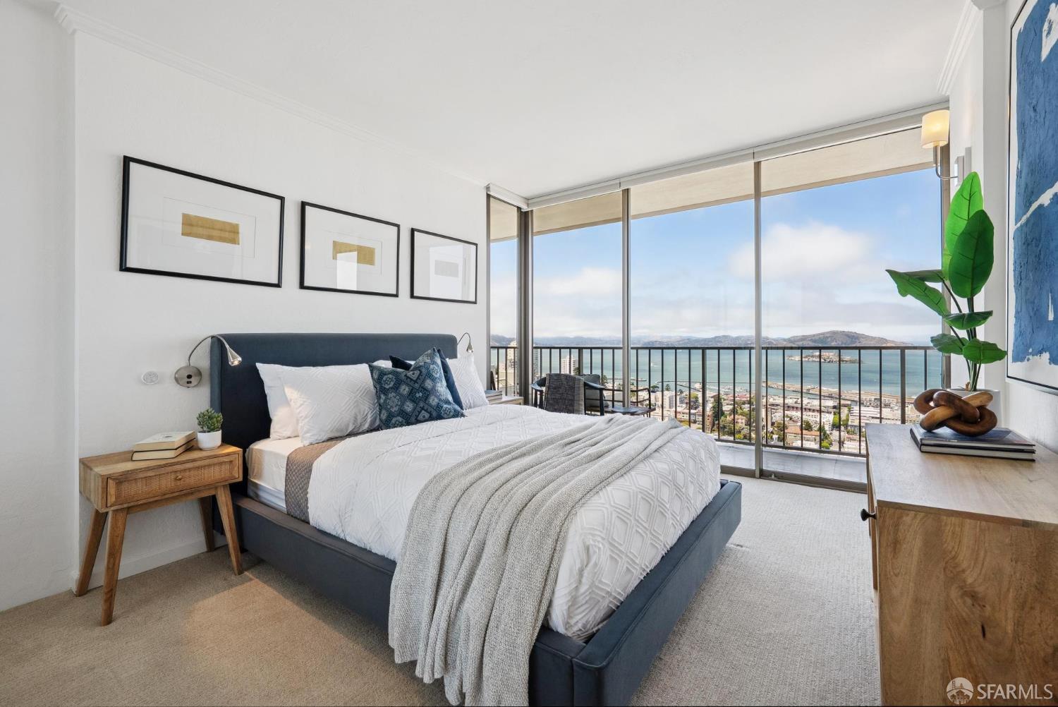 999 Green Street # 2001