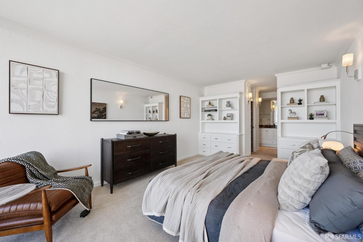 999 Green Street # 2001