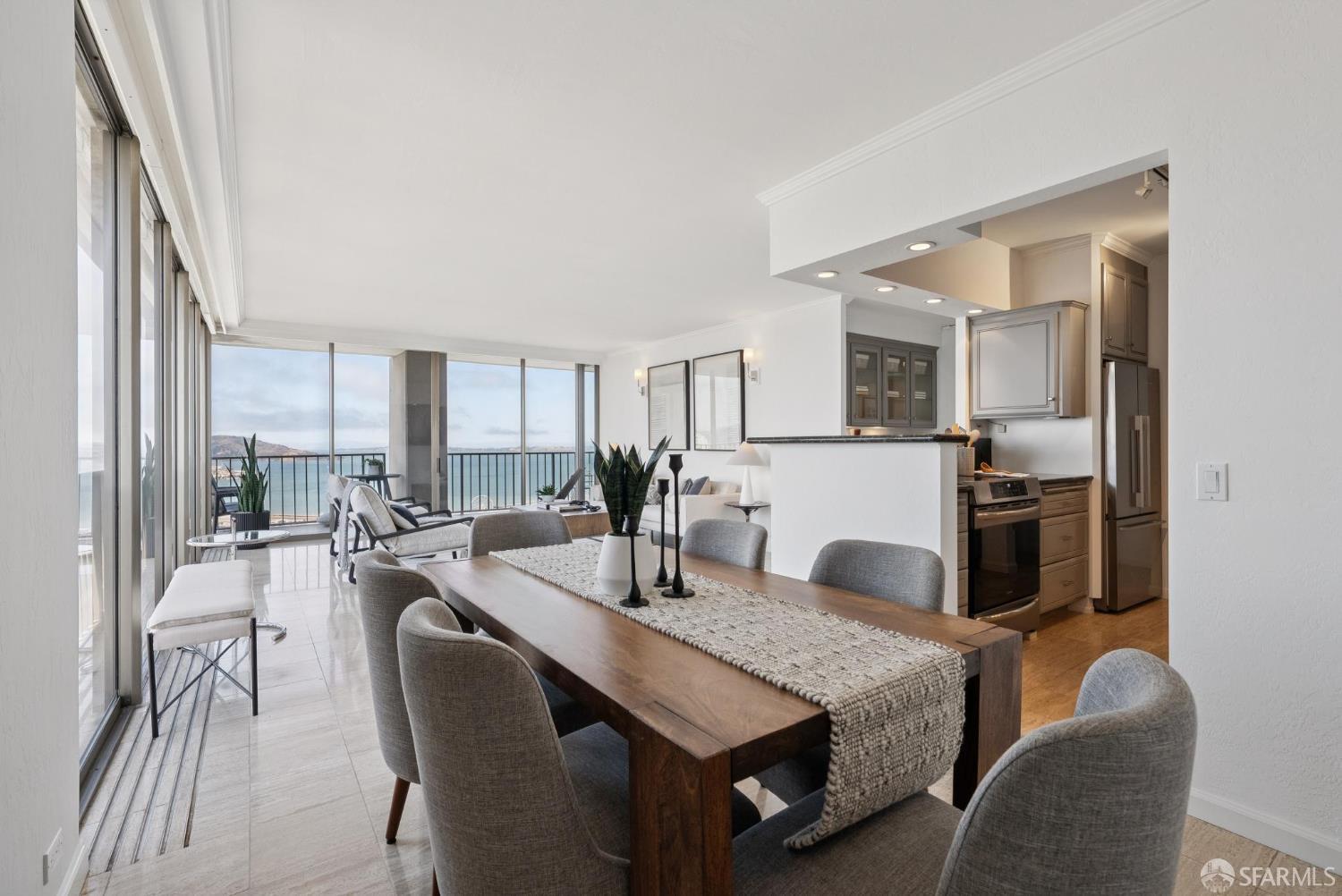 999 Green Street # 2001