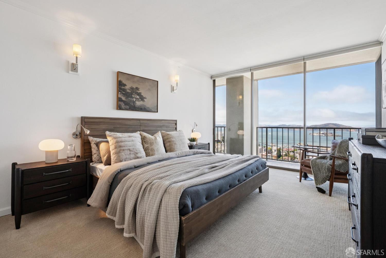 999 Green Street # 2001