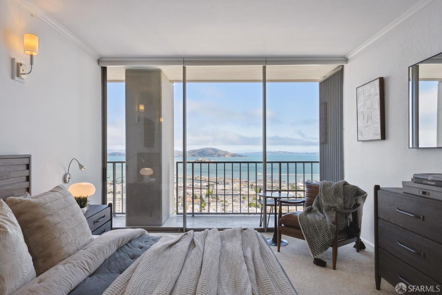 999 Green Street # 2001