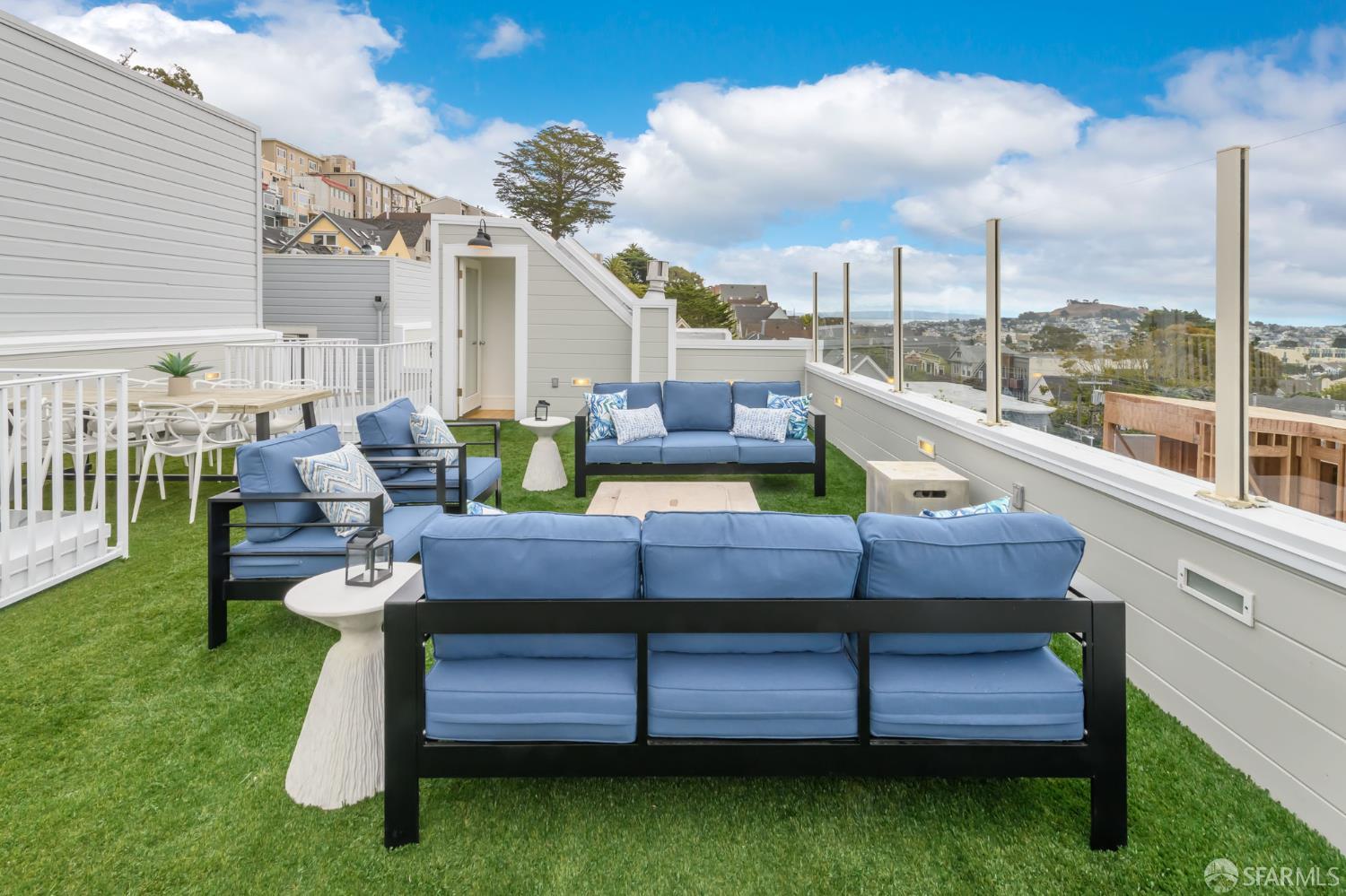 582 Diamond Street