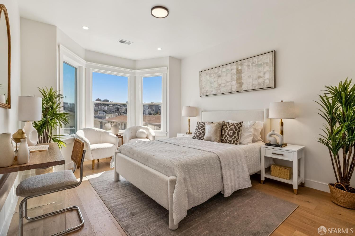 1234 Francisco Street # 5