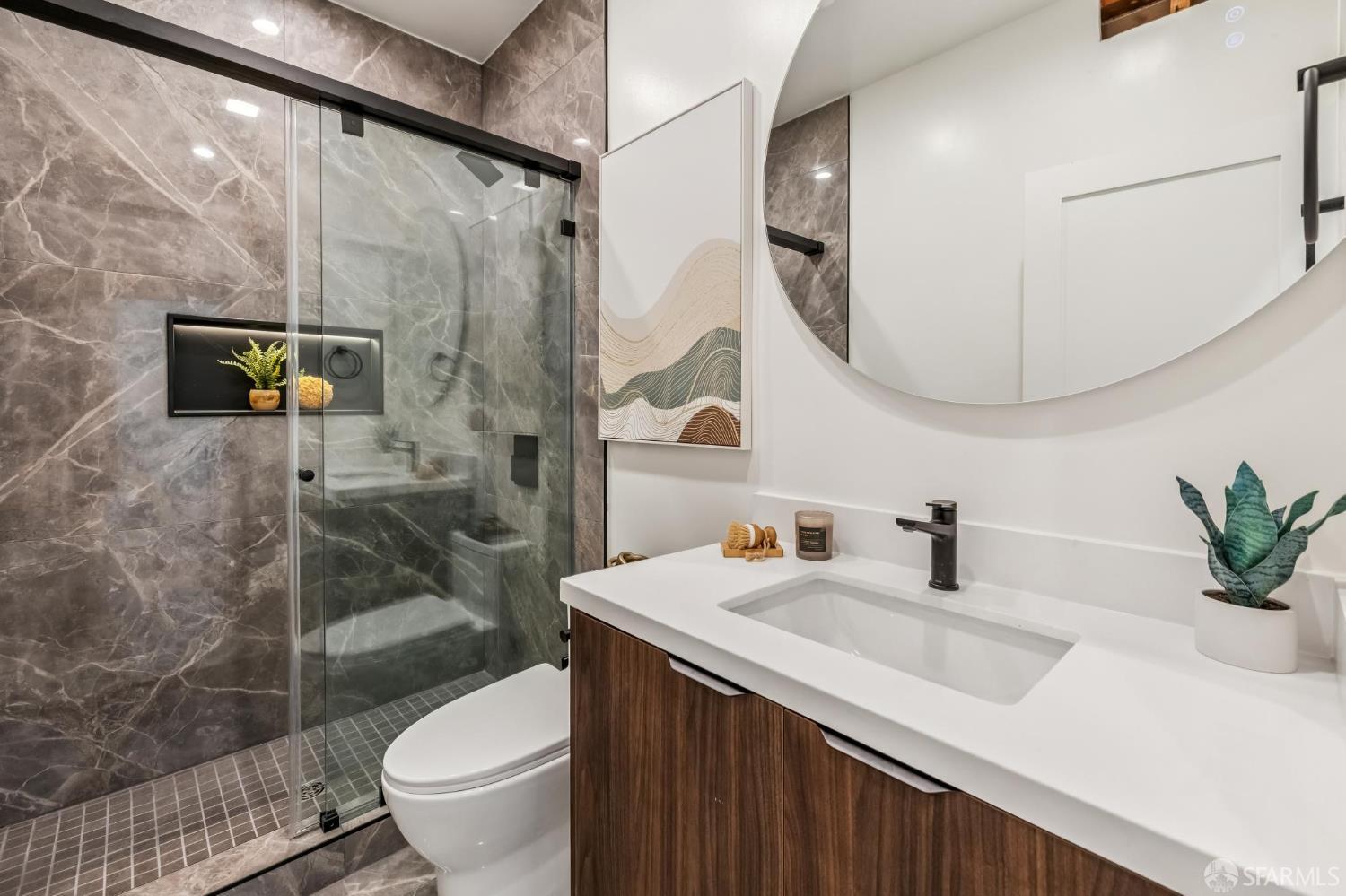 1234 Francisco Street # 5