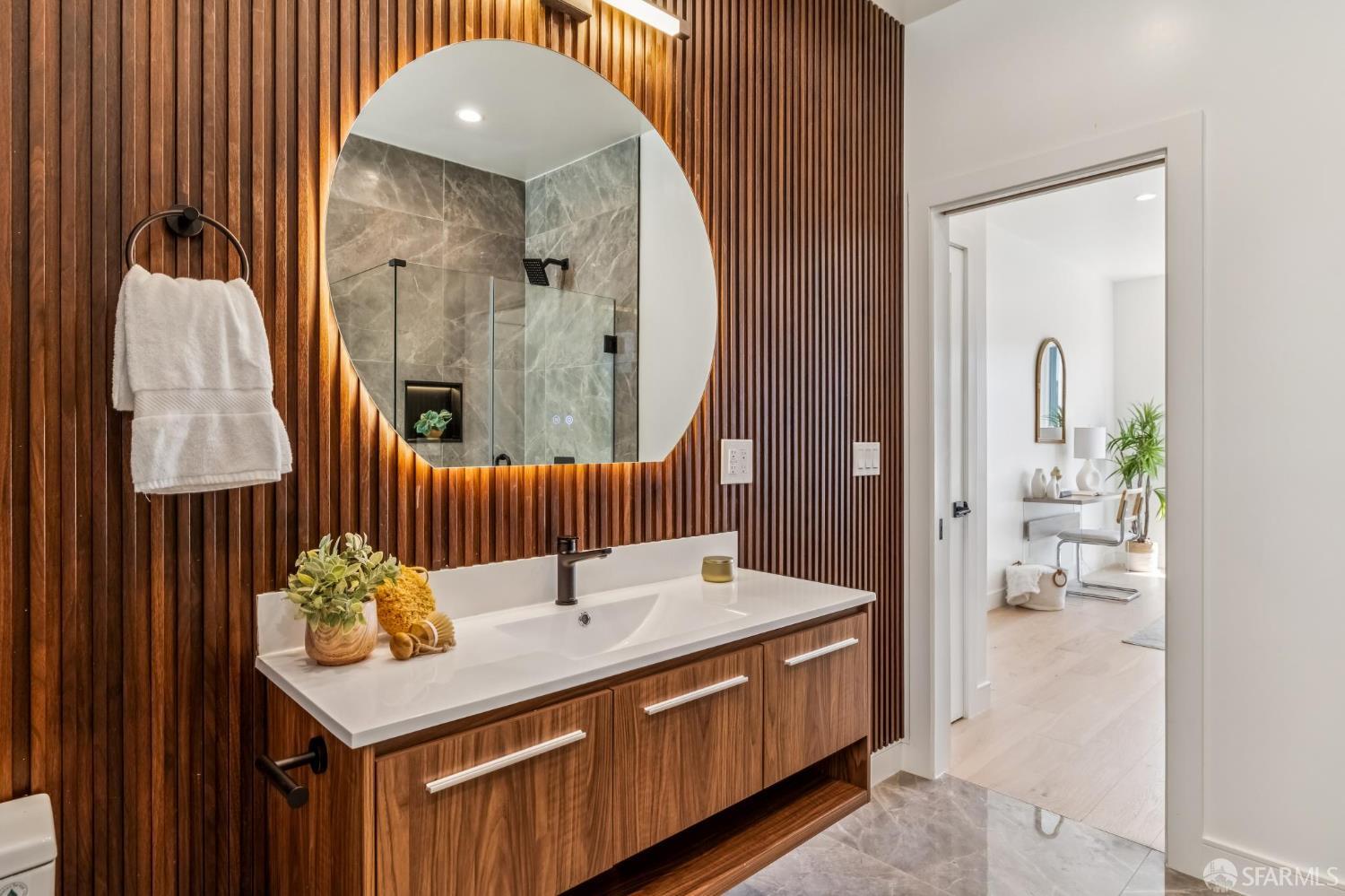 1234 Francisco Street # 5