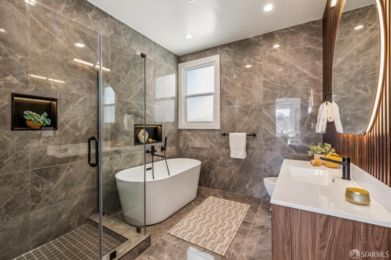 1234 Francisco Street # 5