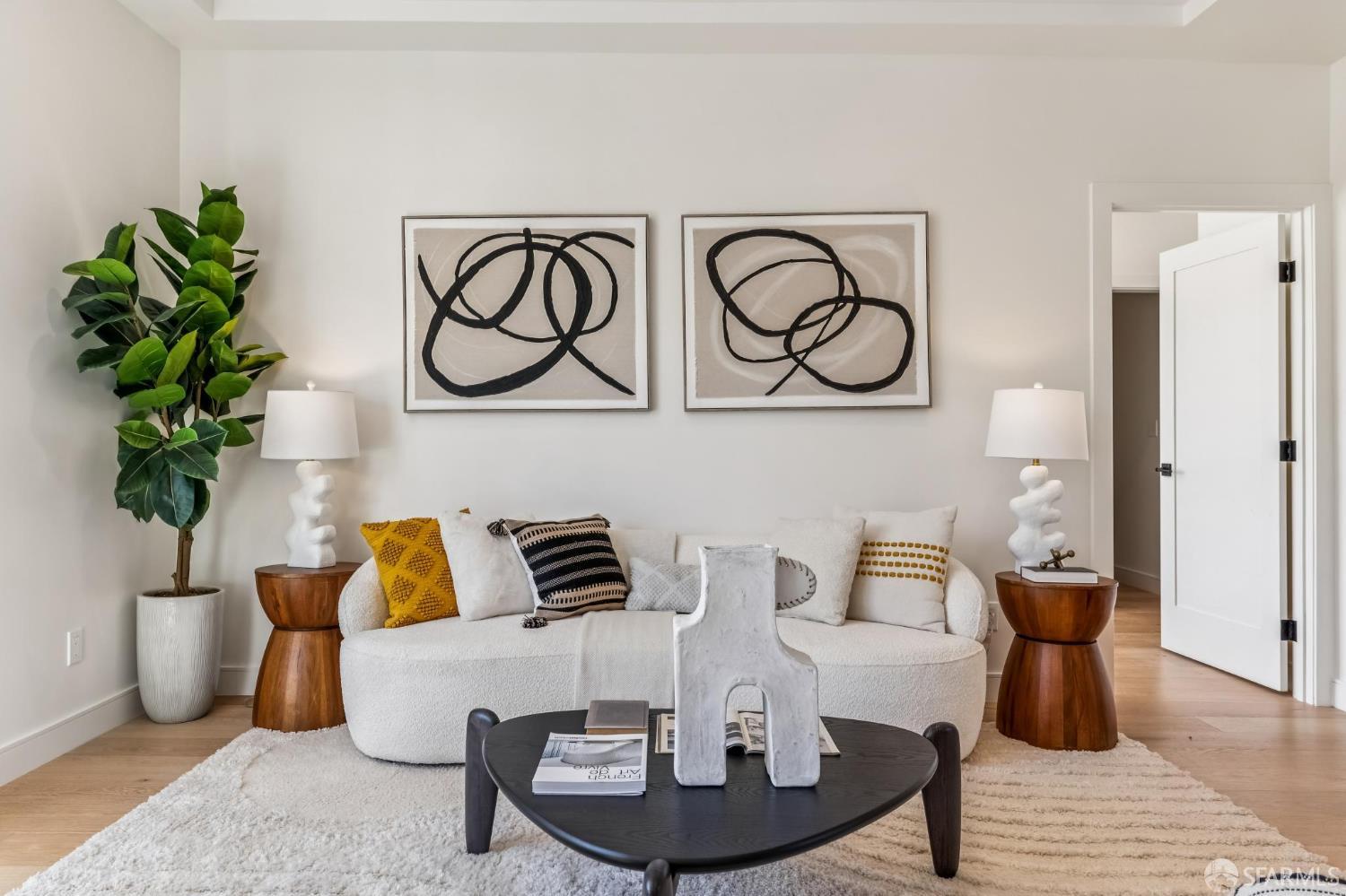 1234 Francisco Street # 5