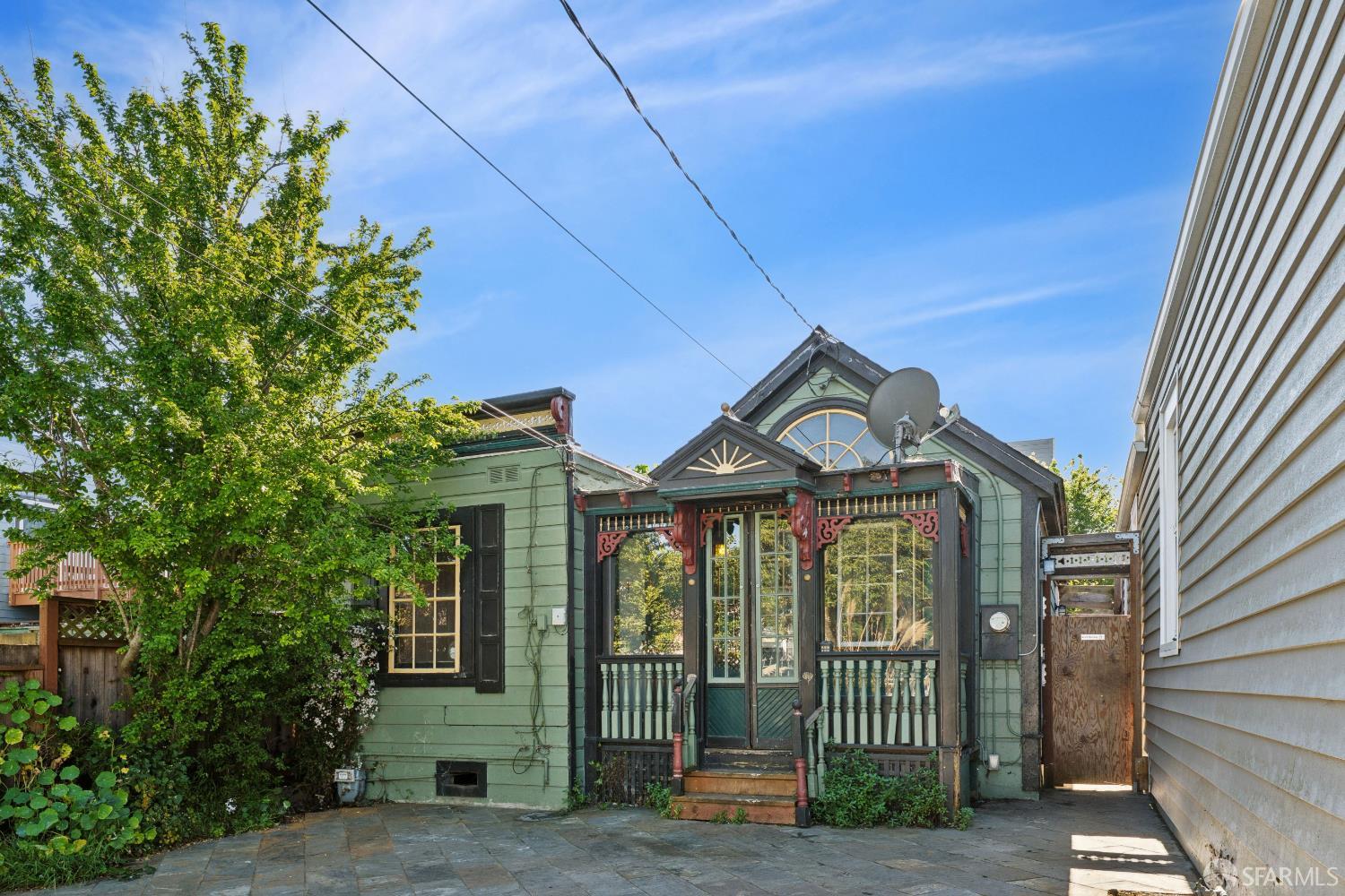 513 Athens Street