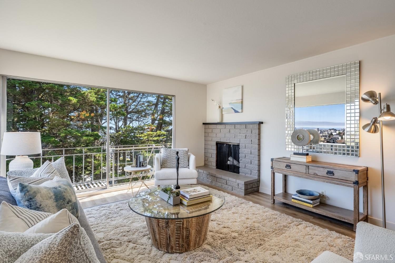 633 Grand View Avenue