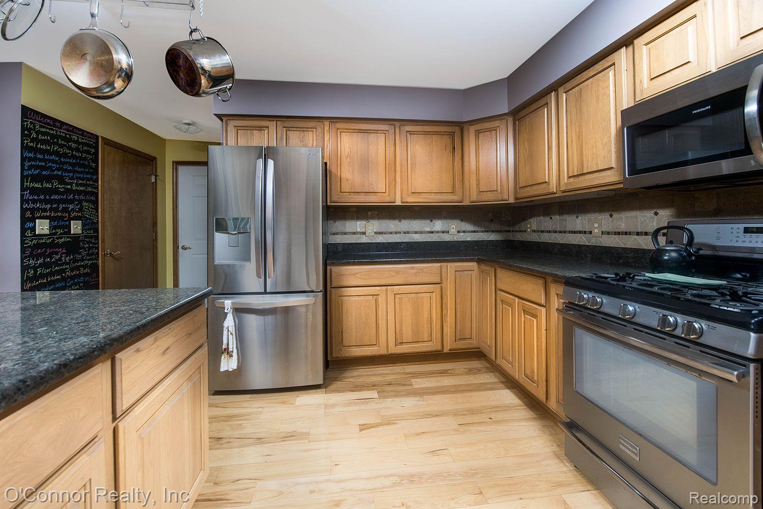 2073 EDWARD Lane W