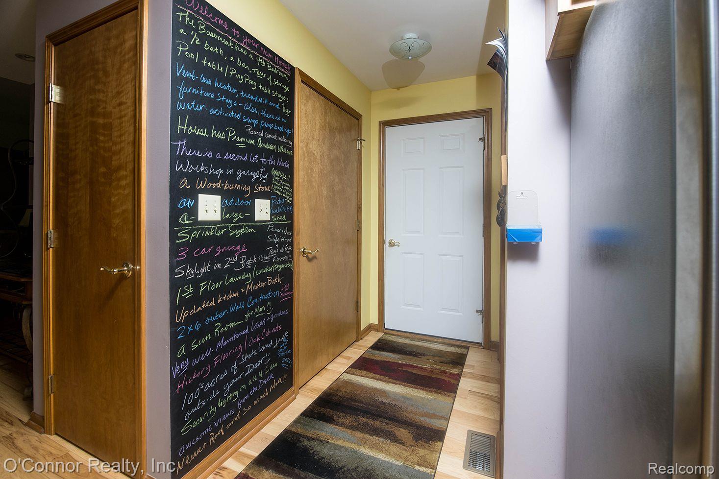2073 EDWARD Lane W
