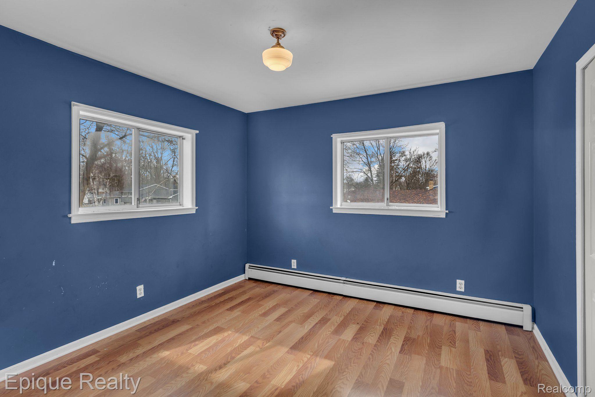 732 N 9TH Street