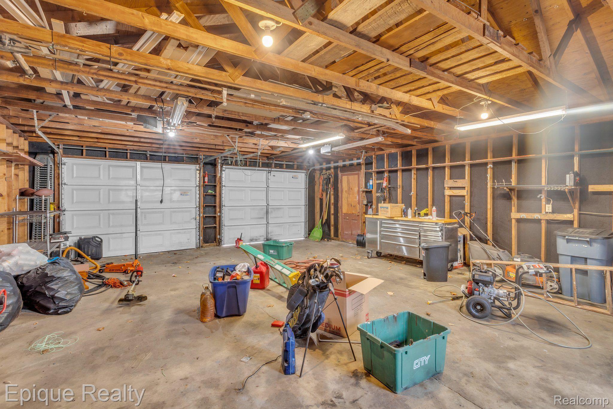732 N 9TH Street