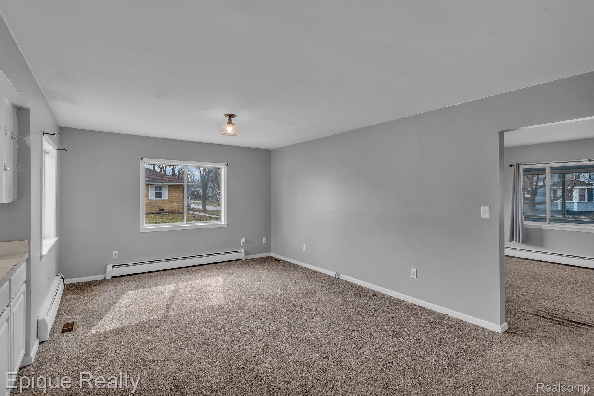 732 N 9TH Street