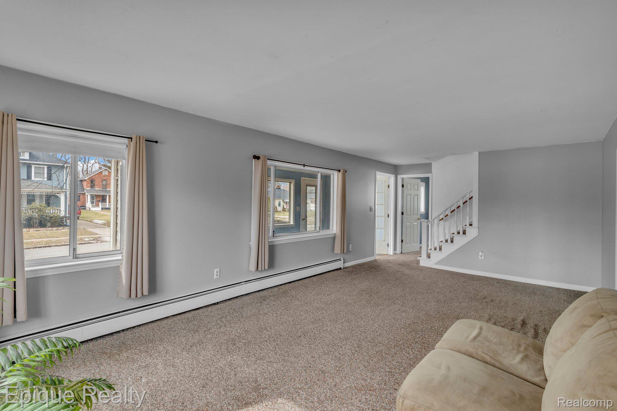 732 N 9TH Street