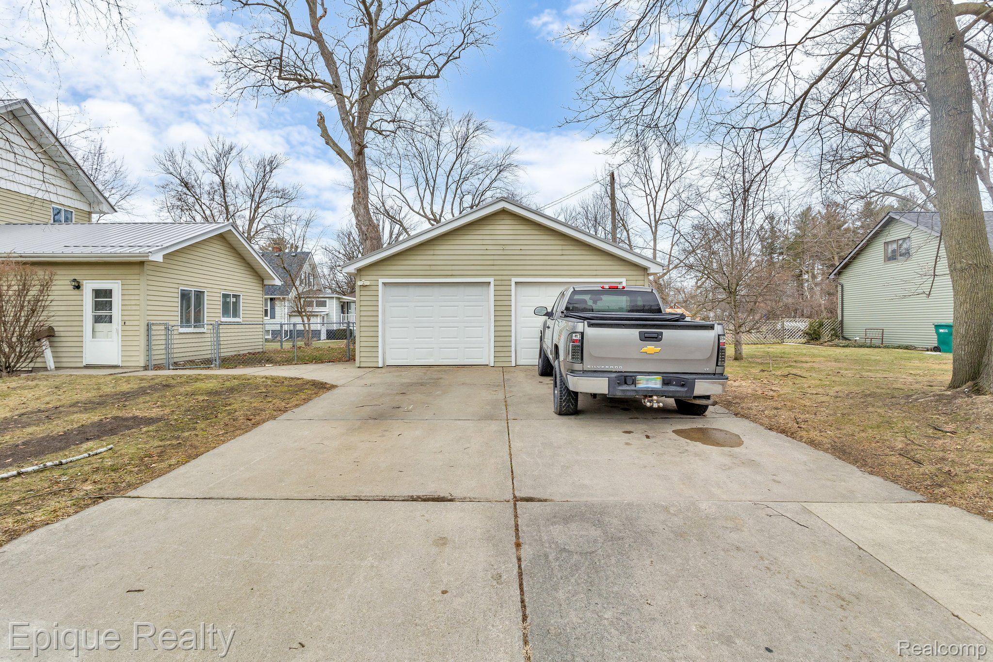 732 N 9TH Street