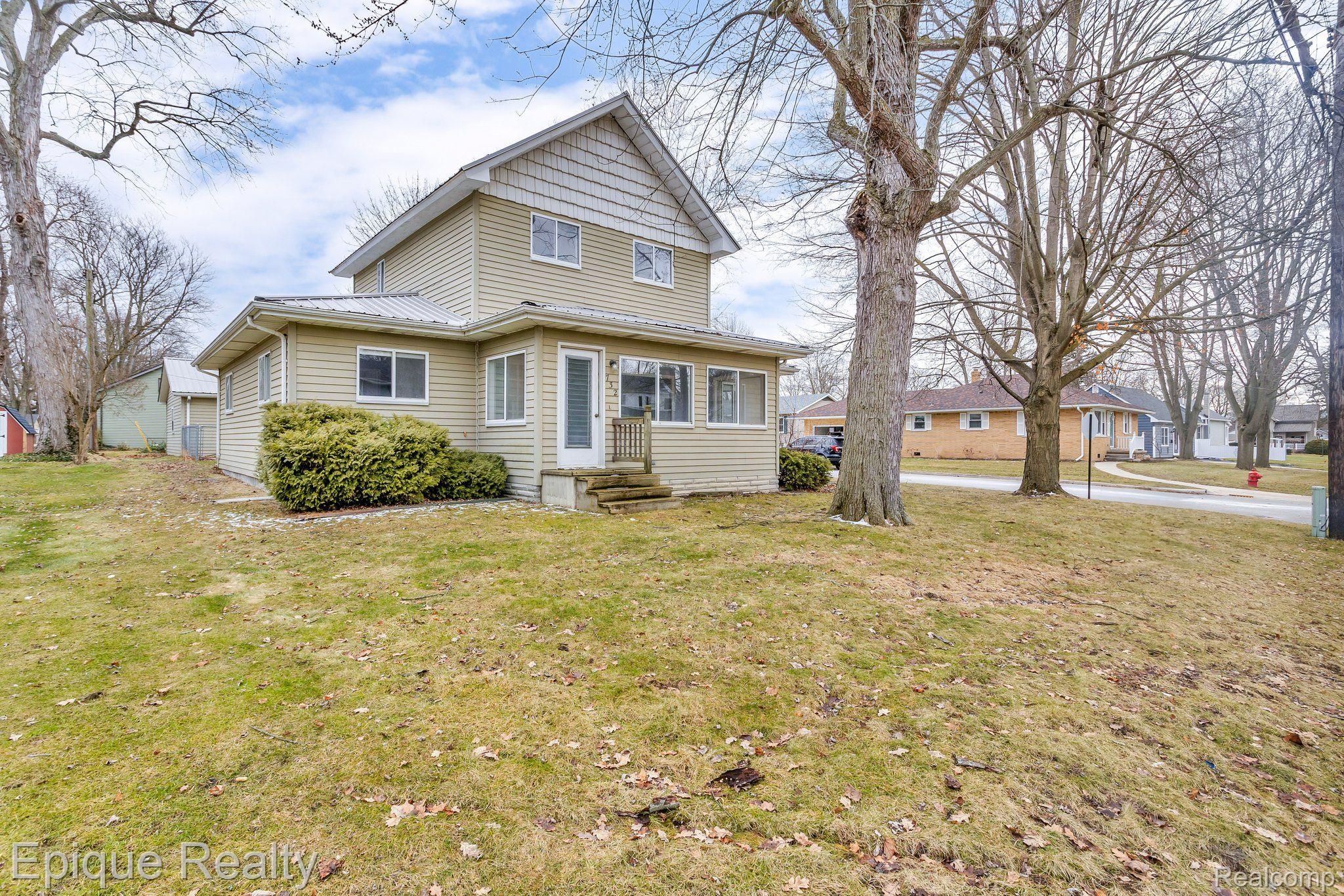 732 N 9TH Street
