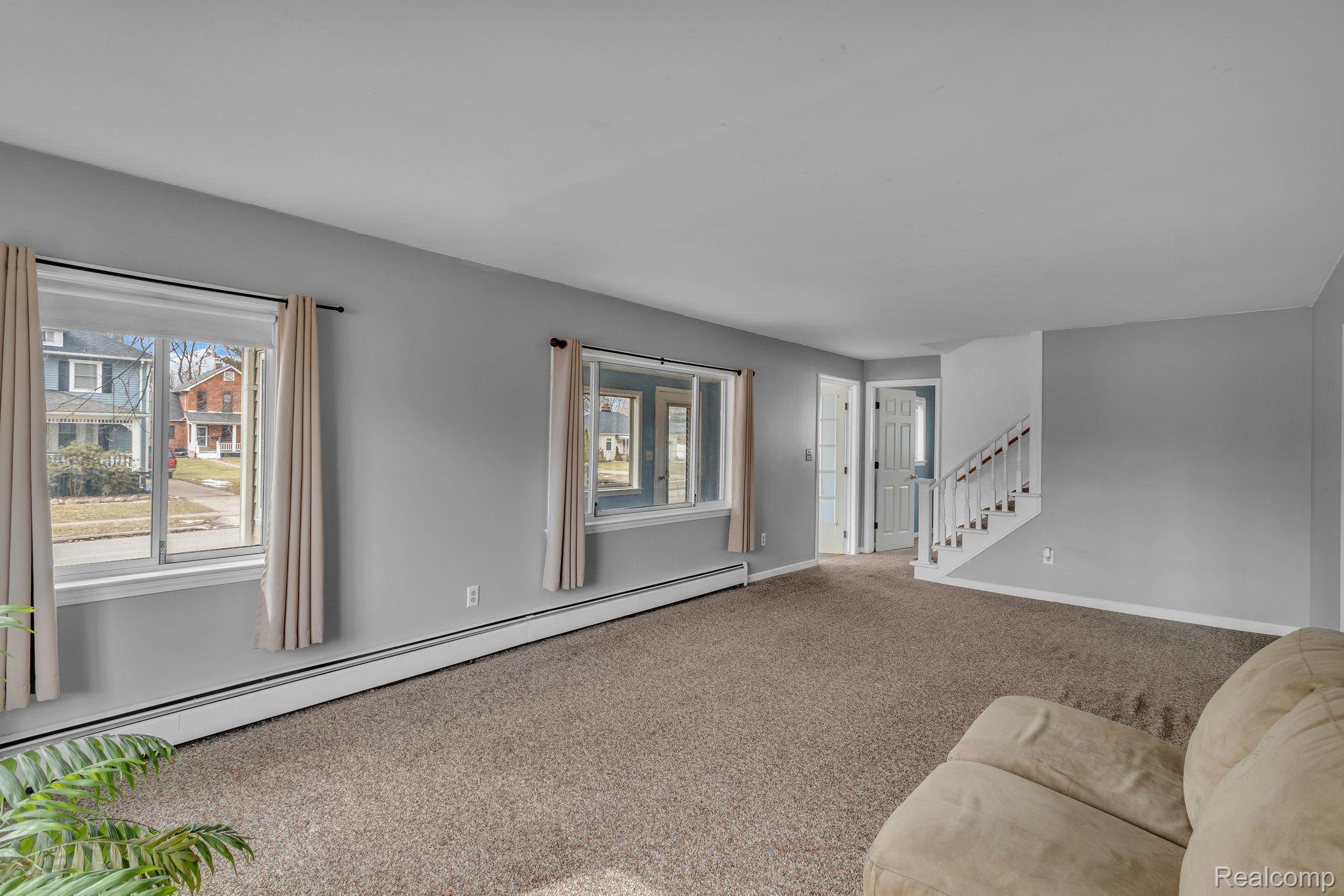 732 N 9TH Street