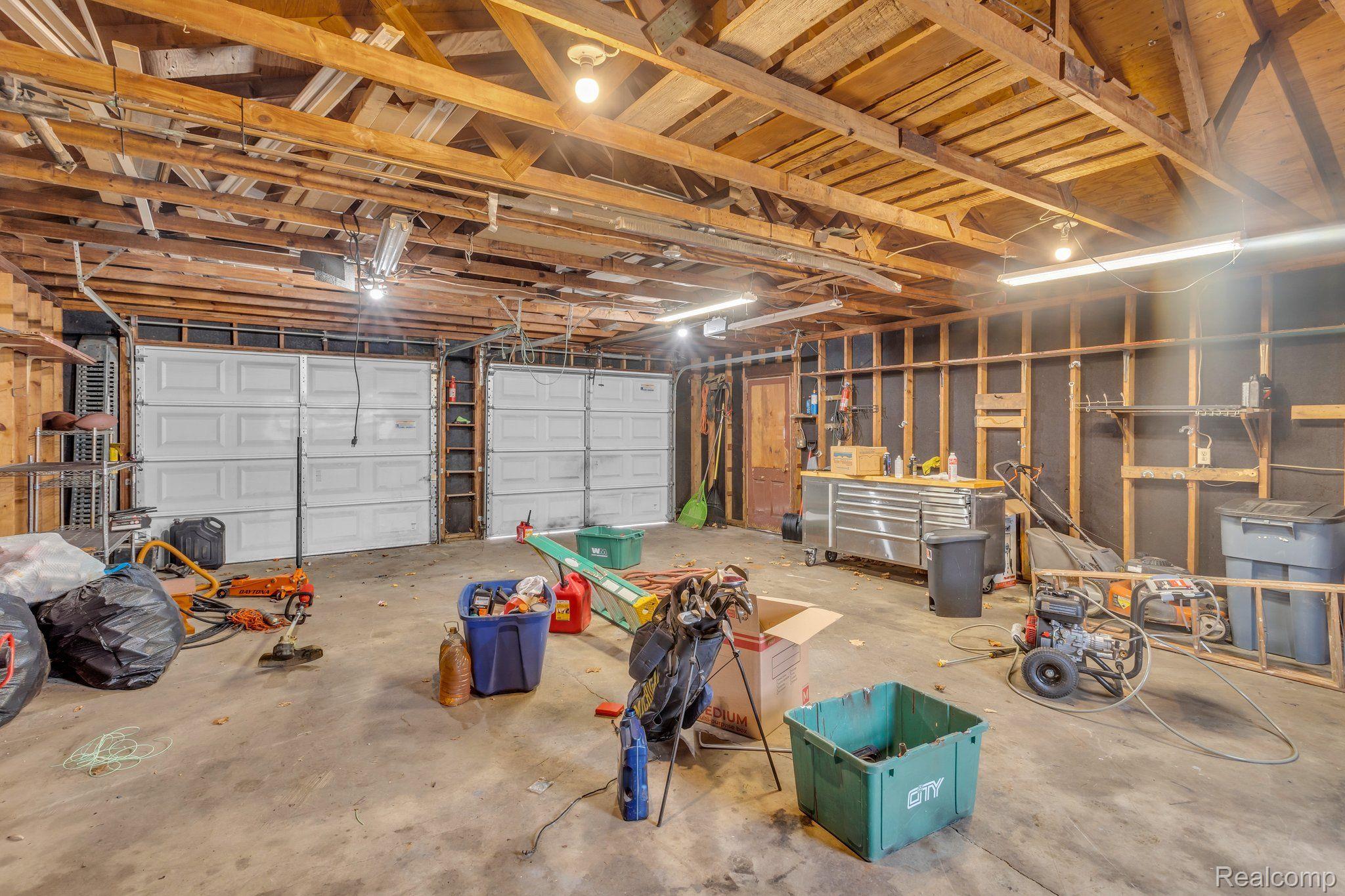 732 N 9TH Street
