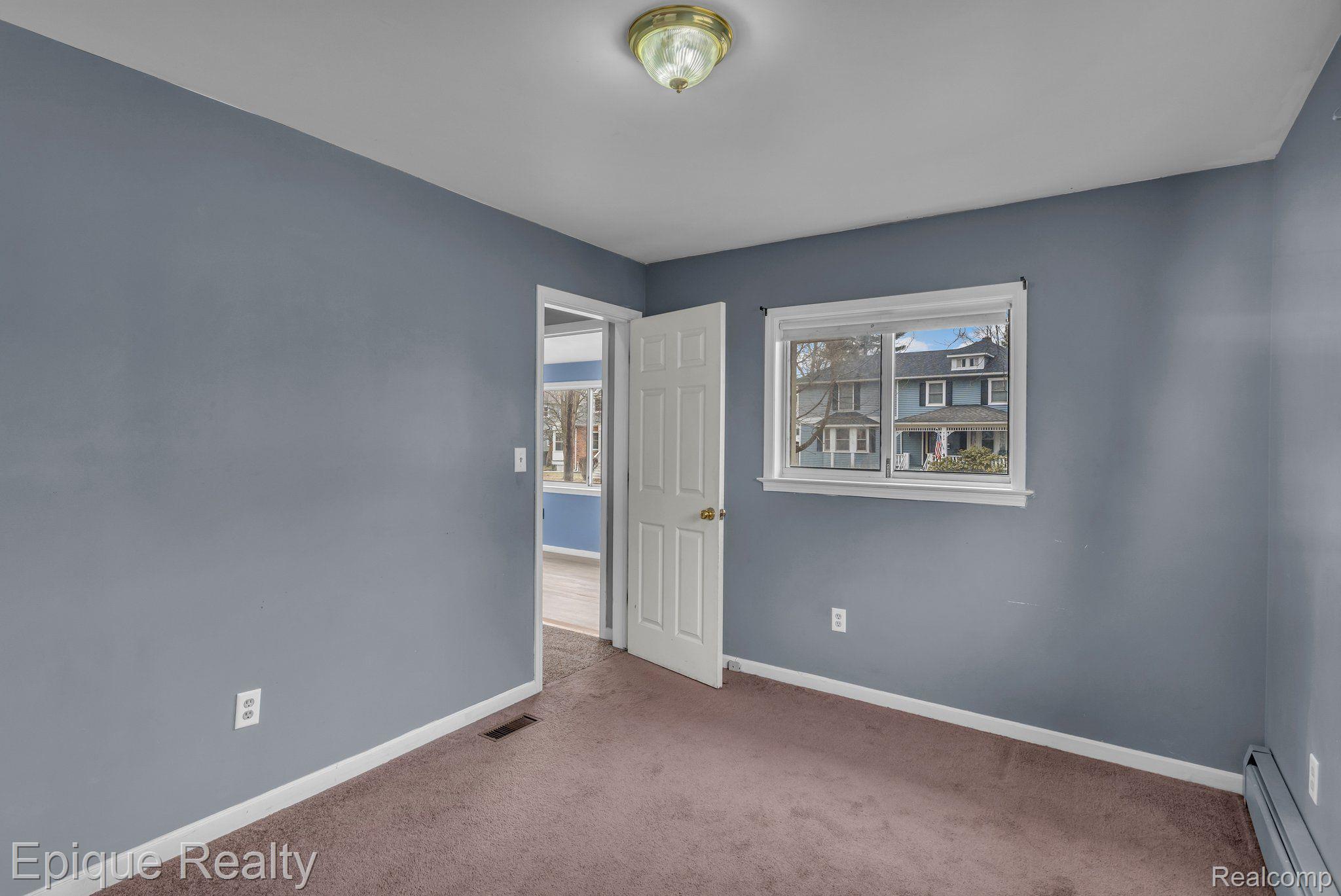 732 N 9TH Street