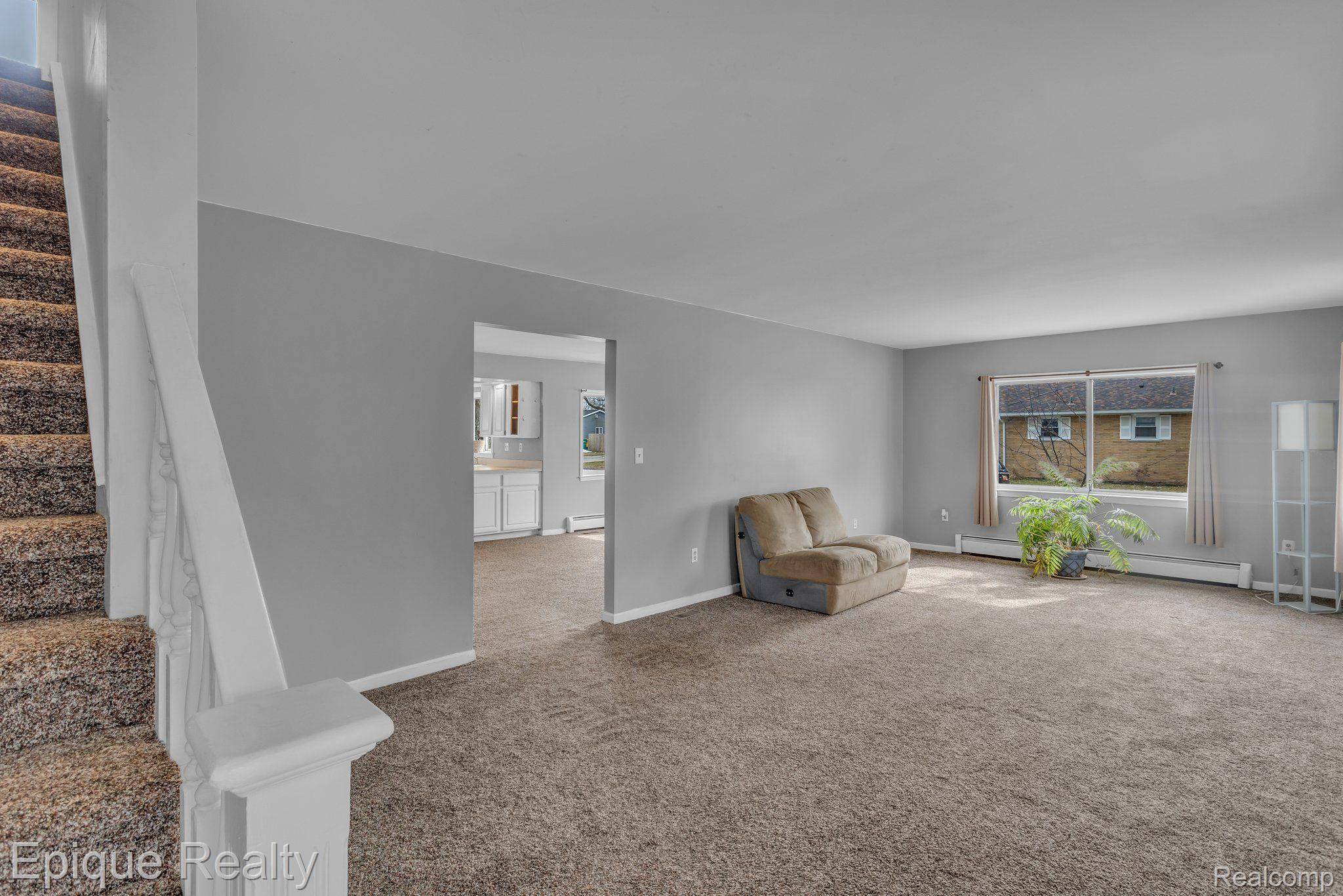 732 N 9TH Street