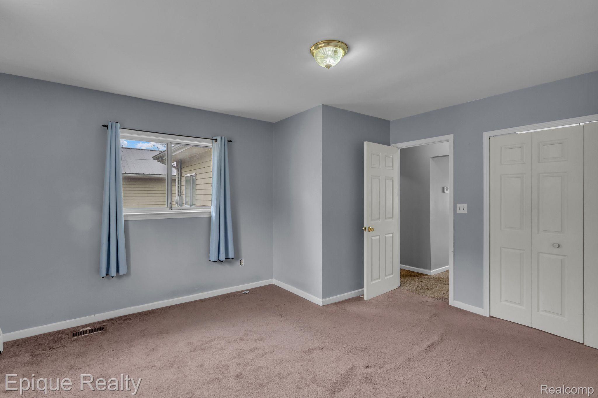 732 N 9TH Street